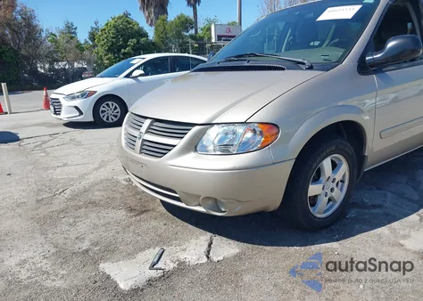 2005 Dodge Grand Caravan Sxt z USA, uszkodzony, nr VIN 2D4GP44L45R152708